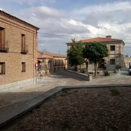 Casa Dela Capilla - La Sinagoga Judia בית כפרי