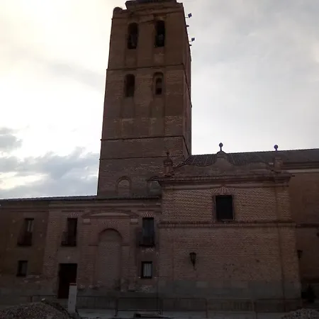 Casa Dela Capilla - La Sinagoga Judia * מדריגאל דה לס אלטס טורס