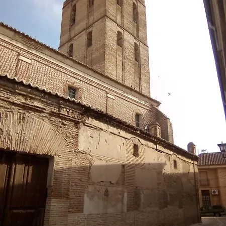 Casa Dela Capilla - La Sinagoga Judia מדריגאל דה לס אלטס טורס